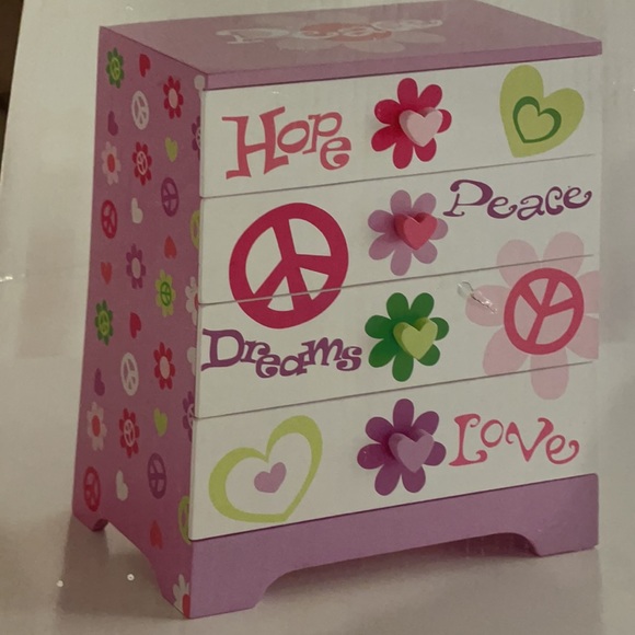 NIB Adorable 4drawer contemporary jewelry chest. - Picture 13 of 15